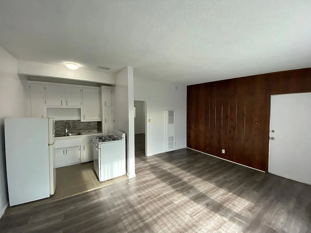 1 bed, 1.0 bath, $2,395 — Photo 3