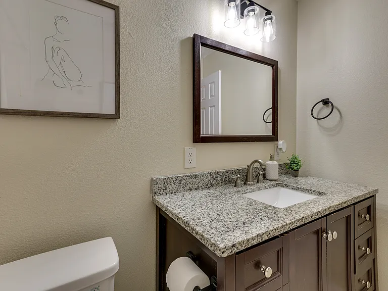 4002 Commonwealth Dr — Photo 23