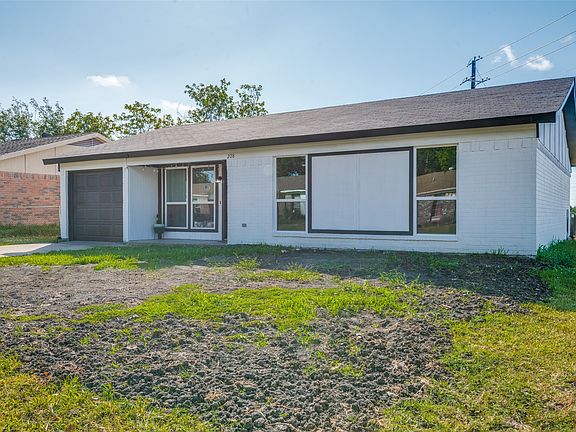 4th image of 208 Woodgrove St