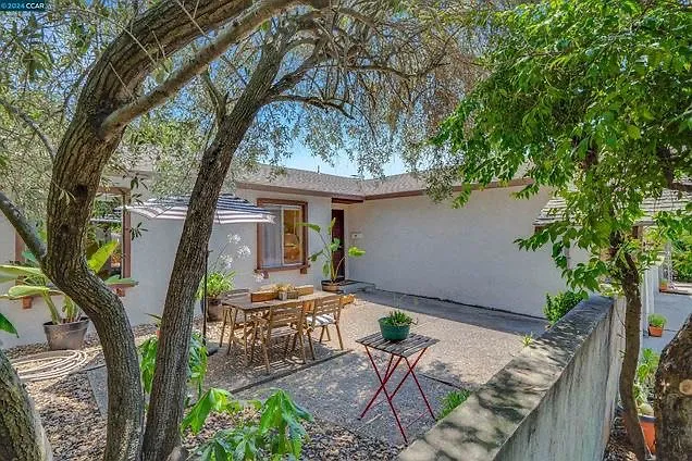 2243 Minaret Dr — Photo 26