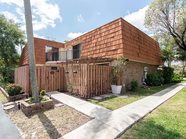 8292 S Coral Circle #8292, North Lauderdale, FL 33068