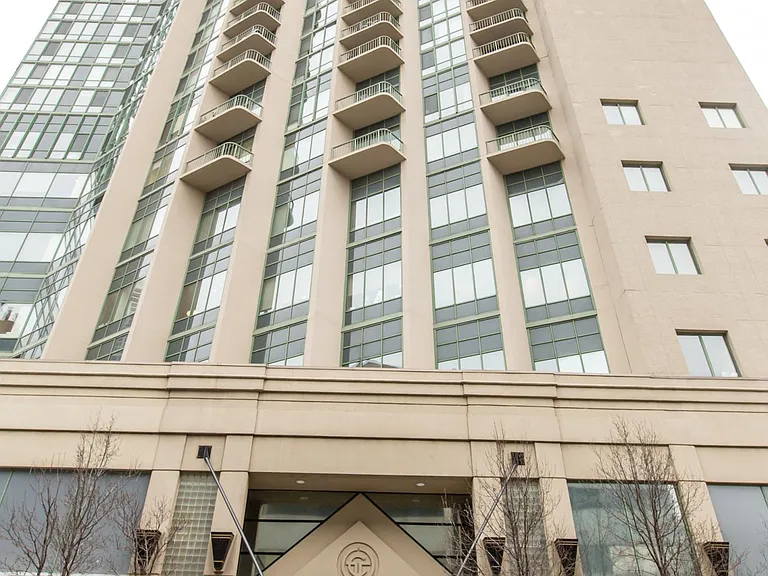 111 W Maple St #2904 — Photo 1