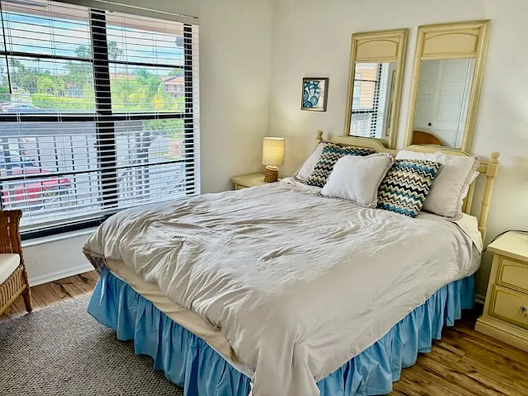 20 Greenbrier St #208 — Photo 6