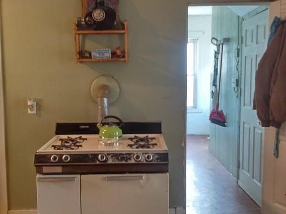 3rd image of 88 Milk St