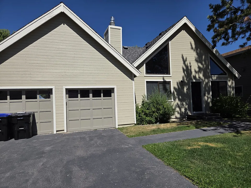 757 Lassen Dr