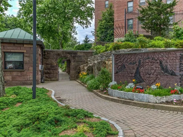 171 Pearsall Drive #GLE, Mount Vernon, NY 10552