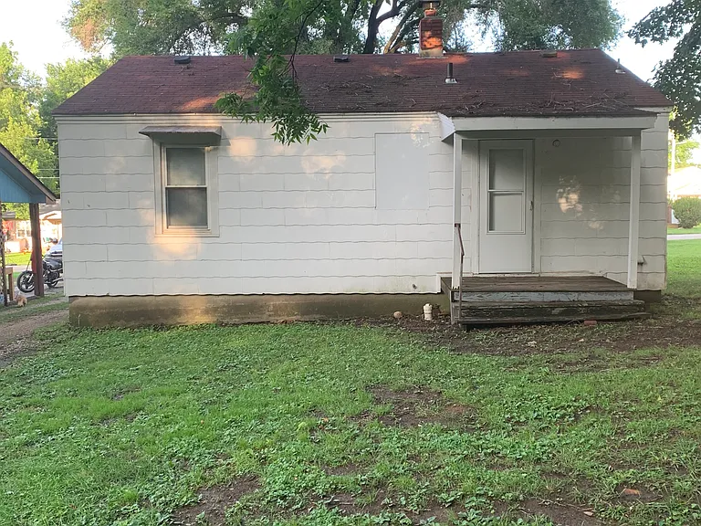2445 N Benton Ave — Photo 6