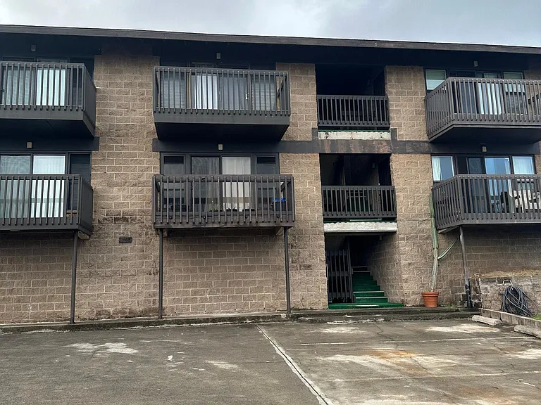 #203 is the middle top unit