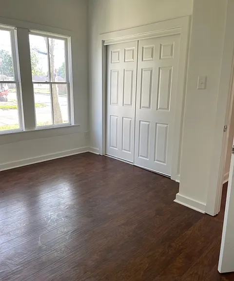 528 S Crocker St — Photo 6