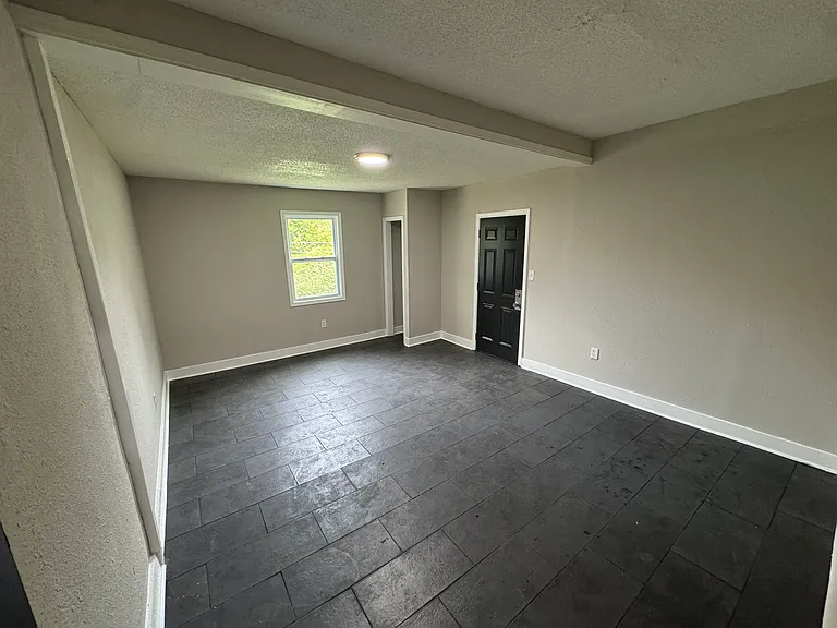 2760 Lola Ave — Photo 7