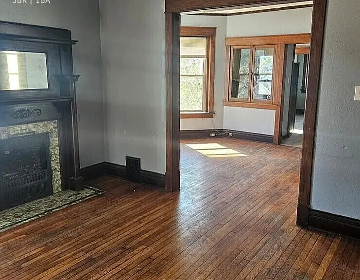 3523 Saint John Ave — Photo 2