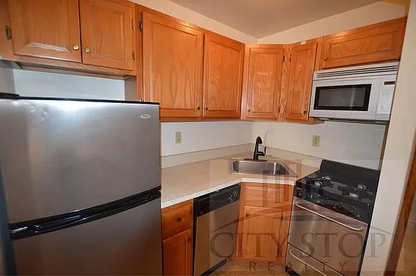 Rented by City Stop Realty | media 47