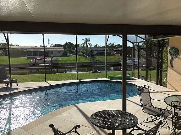 Pool Lania Waterway view