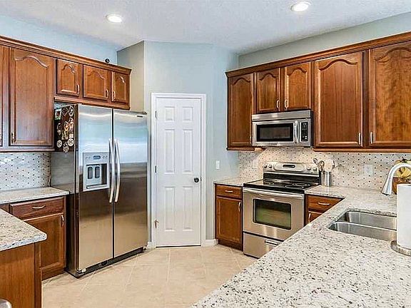 2nd image of 10065 Cypress Knee Cir