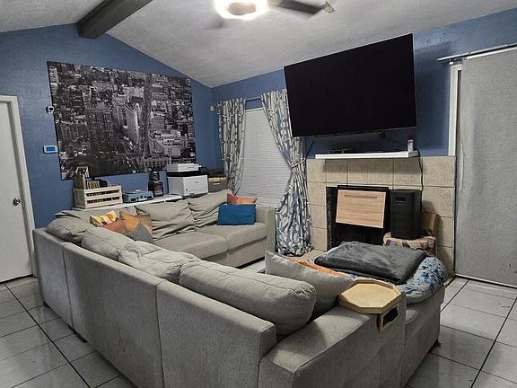 3rd image of 3944 heritage hill