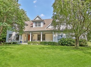 16 Rosehill Dr, Armonk, NY 10504