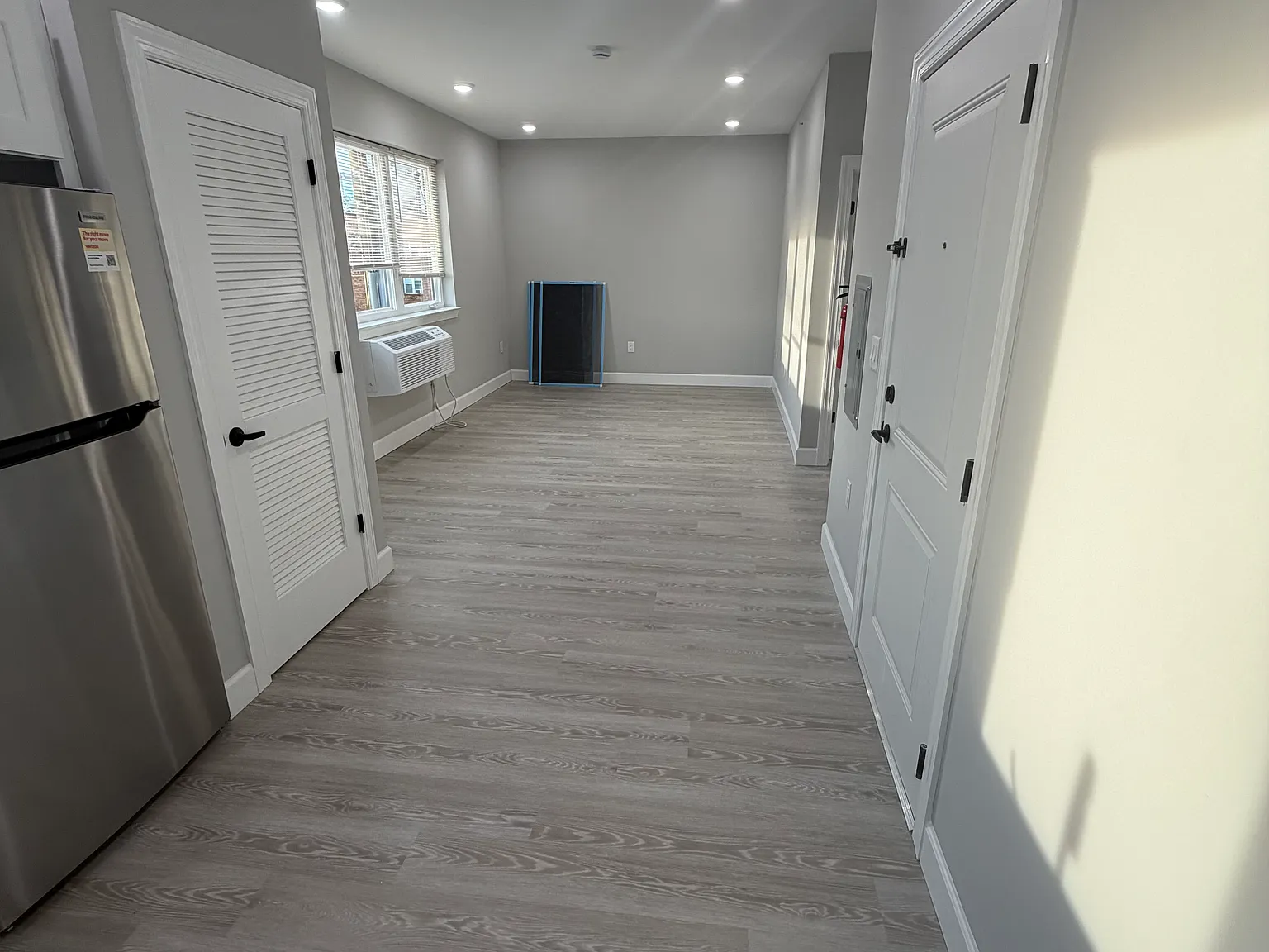 1 bed, $1,672 — Photo 4