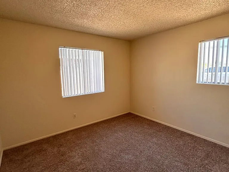 1409-1417 N El Rio Dr — Photo 12