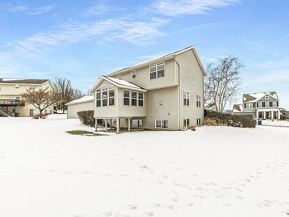 3rd image of 8954 Lady Lauren Dr NE