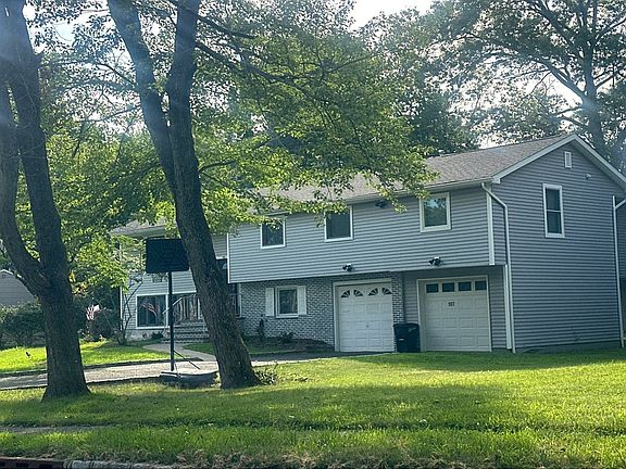2nd image of 107 Falcon Rd