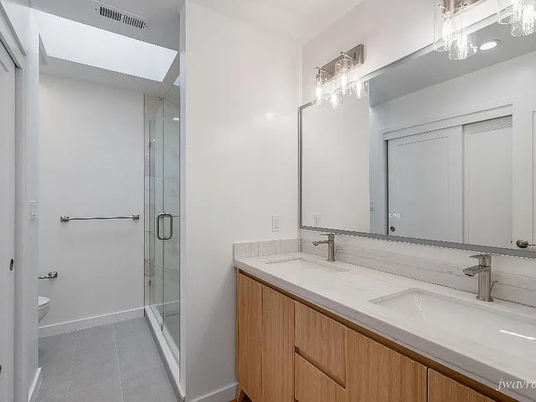 2714 Noriega St — Photo 18