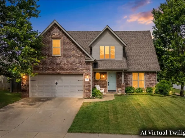 2433 N Hidden Creek Dr, Fayetteville, AR 72704