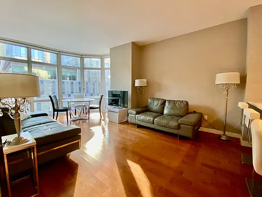 Rented by Keller Williams NYC | media 8