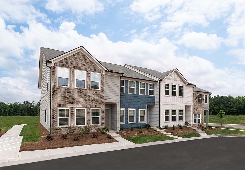 Streetscape Views of Laurelwood by Ashton Woods.