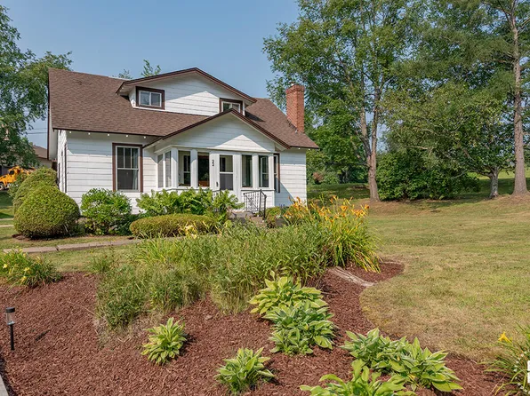 22 Dewey Ave, Piercefield, NY 12973