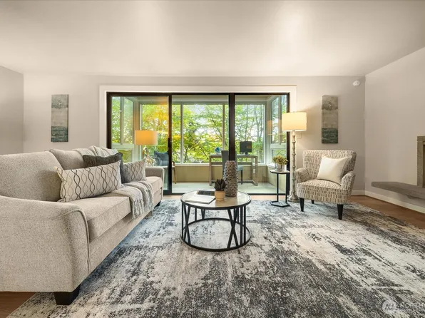 5101 NE 55th Street #103, Seattle, WA 98105