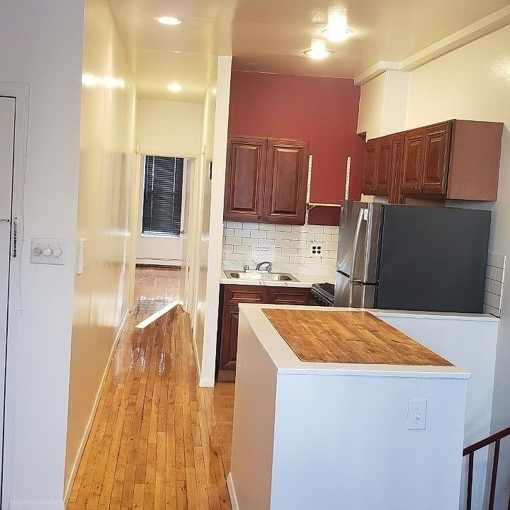 1st image of 401 20th St #A