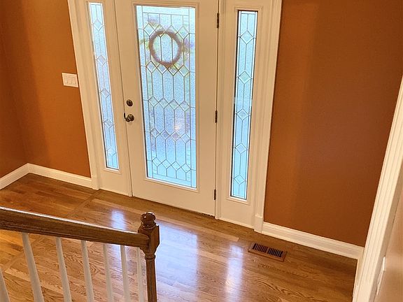 5th image of 532 Saint Andrews Dr
