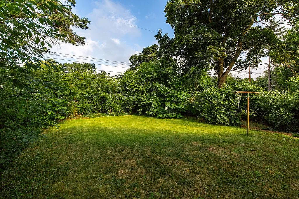 2 bed, 897 sqft, $1,700 — Photo 2
