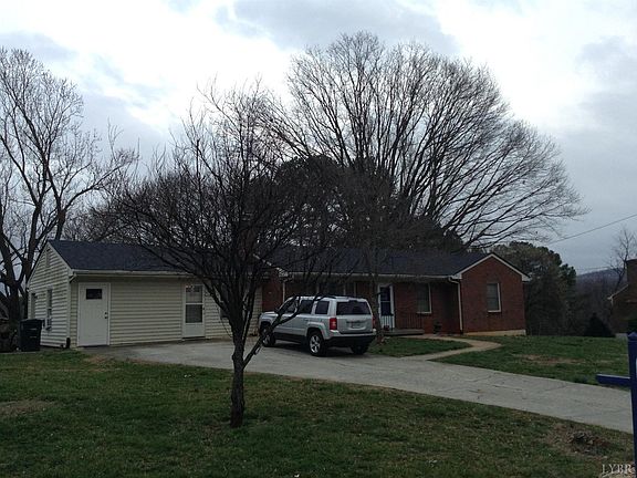 2nd image of 104 Kenwood Pl