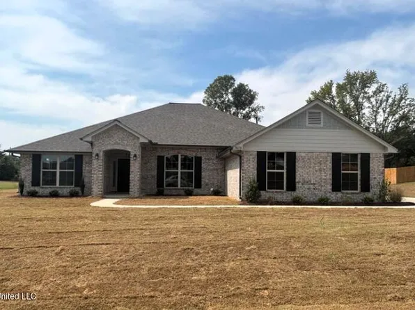 7673 Mary McCoy Dr, Horn Lake, MS 38637