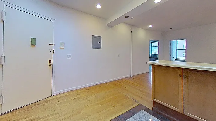 Rented by Bond New York | media 20