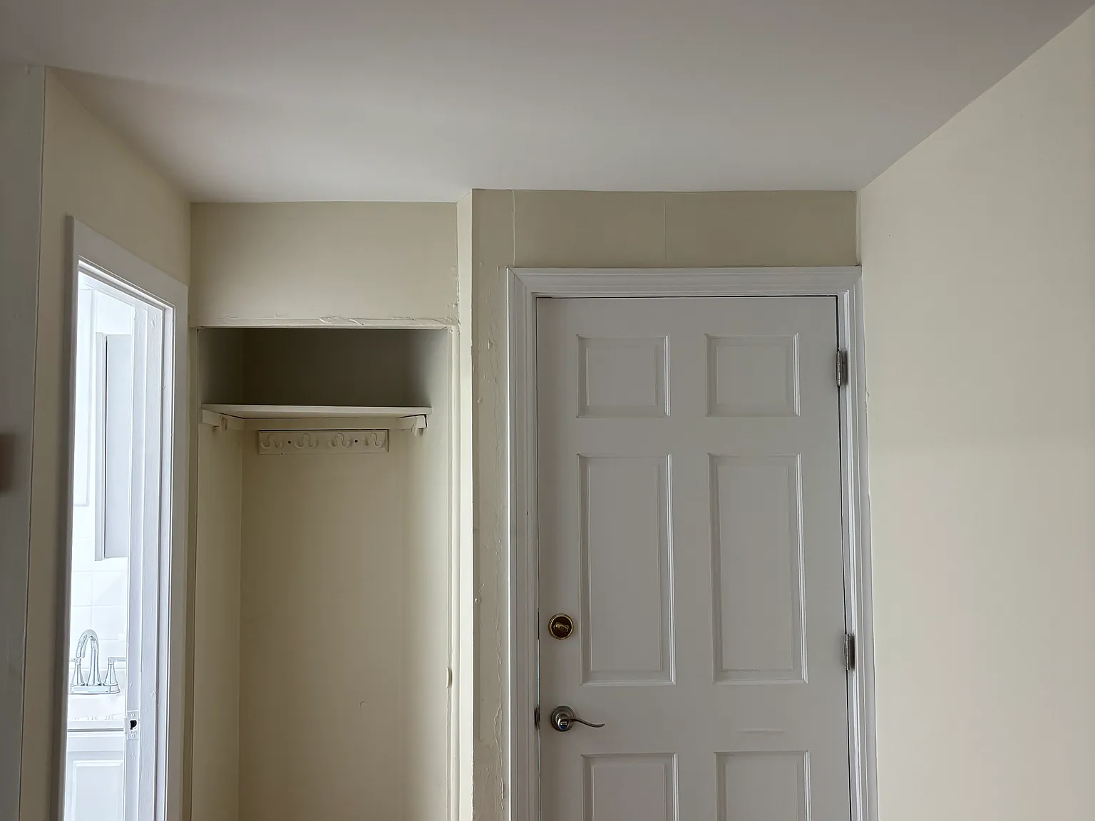 1 bed, 1.0 bath, $2,200 — Photo 2