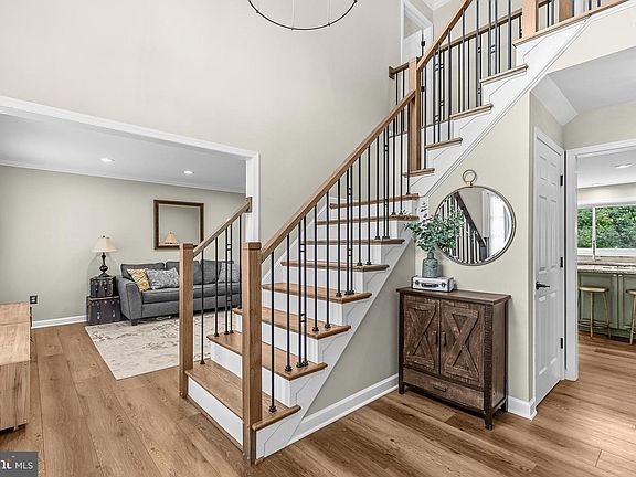 2nd image of 6422 Springhouse Cir