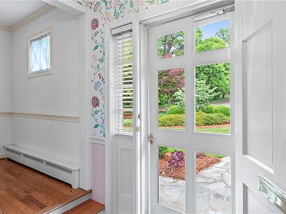 4th image of 959 Belfast Pl