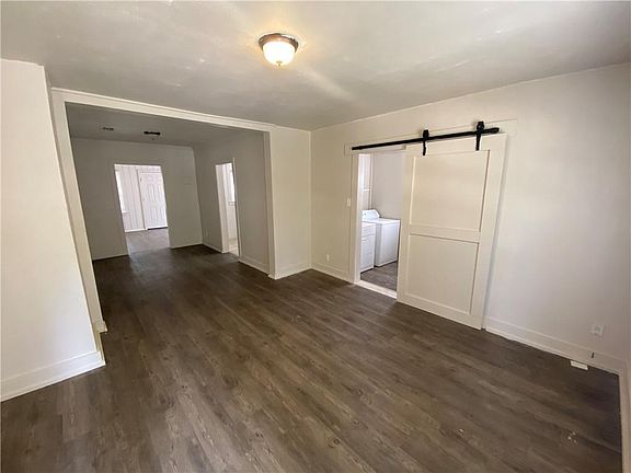 3rd image of 605 Westwood St