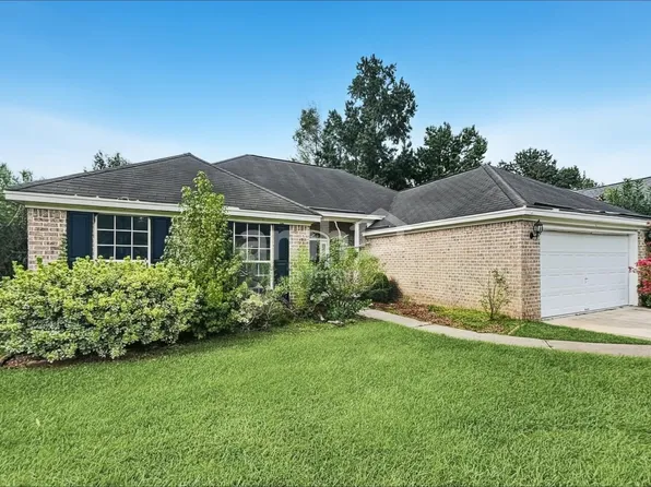 381 Laurel Hill Cir, Richmond Hill, GA 31324