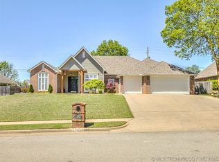 2617 Roanoke Ridge Rd, Bartlesville, OK 74006