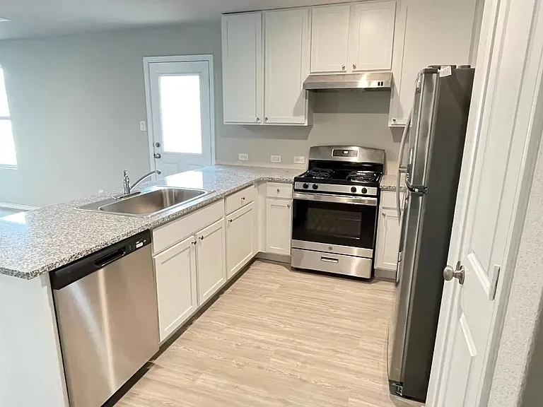 10538 Varmus Dr — Photo 13