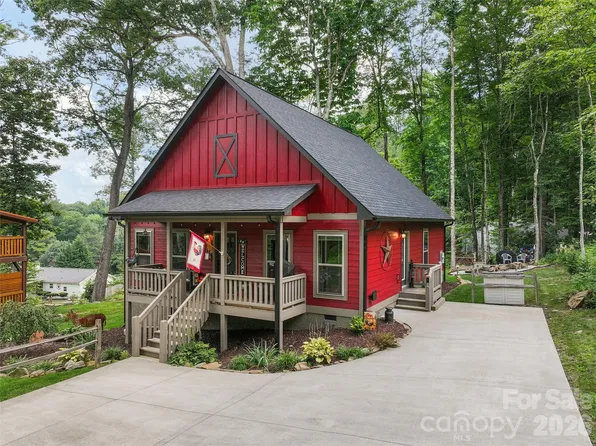 545 Twinbrook Ln, Maggie Valley, NC 28751