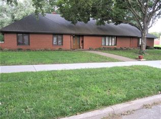 2831 S 24th St, Saint Joseph, MO 64503