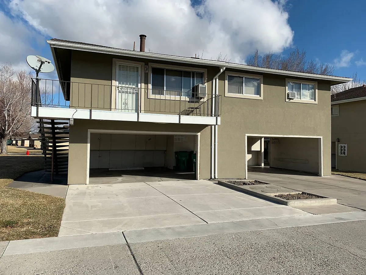 Photo 2 of 22 - 800 Jamaica Ave #1 - Reno, NV Building Photo - 800 Jamaica Ave #1