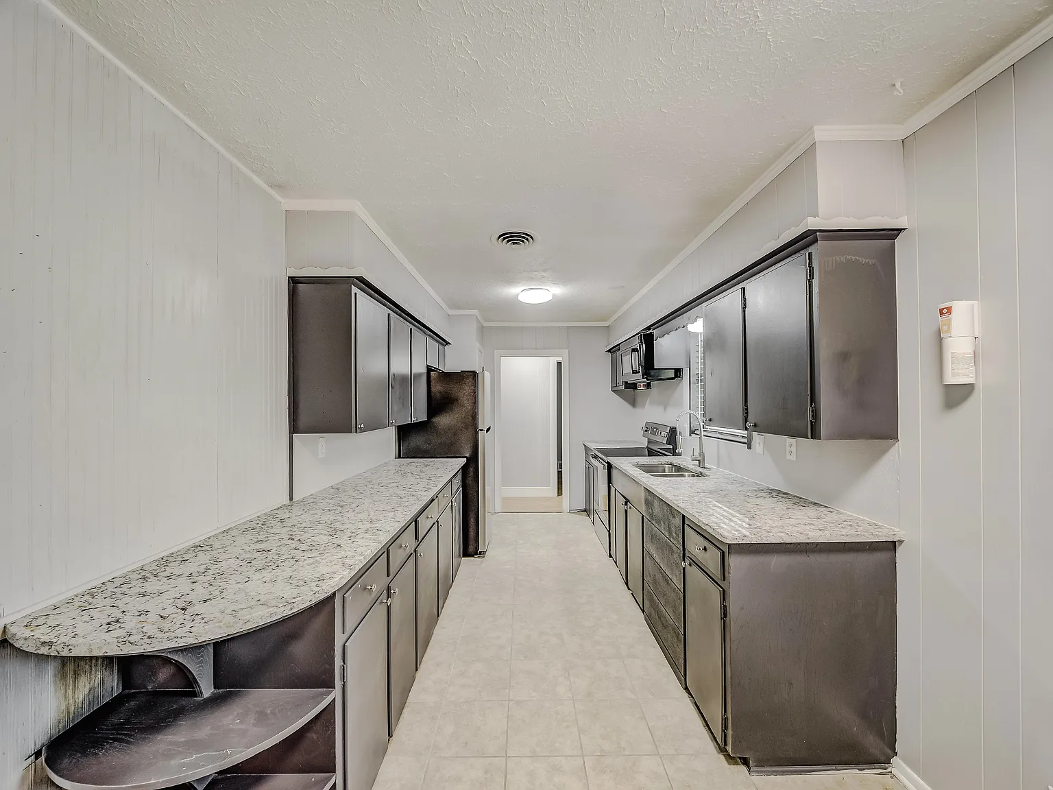 4 bed, 3.0 bath, 1586 sqft, $680 — Photo 3