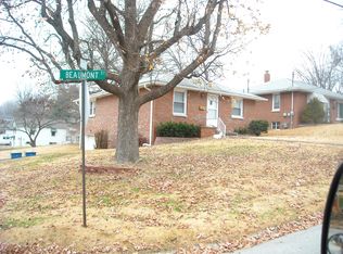 1106 Beaumont St, Alton, IL 62002