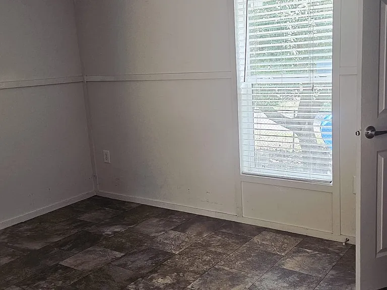 221 Whispering Pine Dr — Photo 8