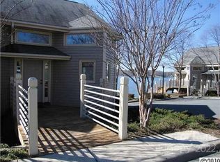 14055 Queens Harbor Rd, Charlotte, NC 28278